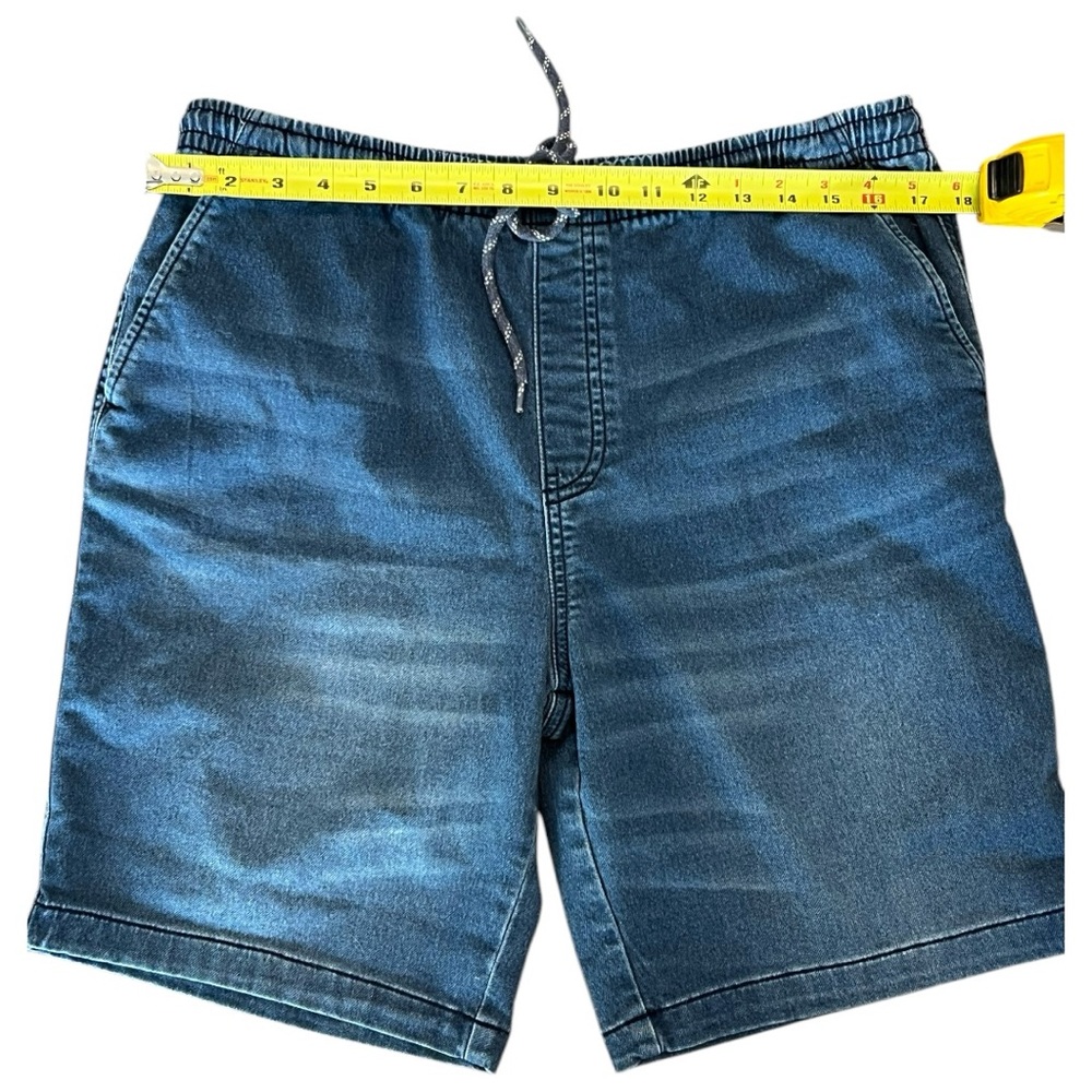 Men’s Jean shorts (Size M)